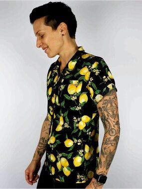 Androgynous Fox lemon button up